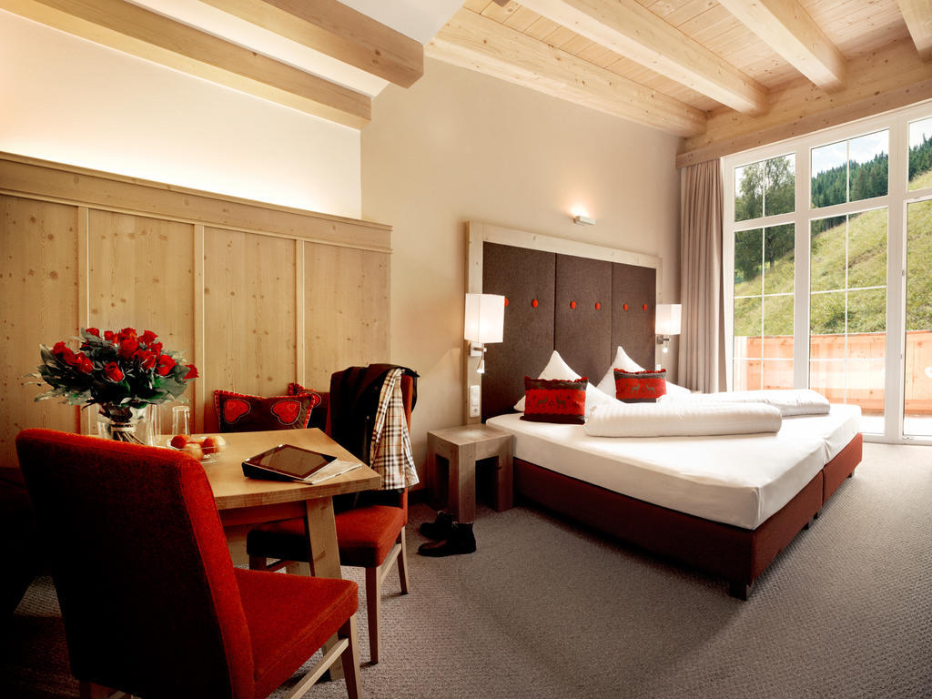 Hotel Forsthofgut Леоганг Номер фото